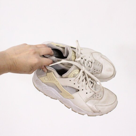 *Nike Air Huarache Sneakers Light Bone and Cream - Picture 3 of 8
